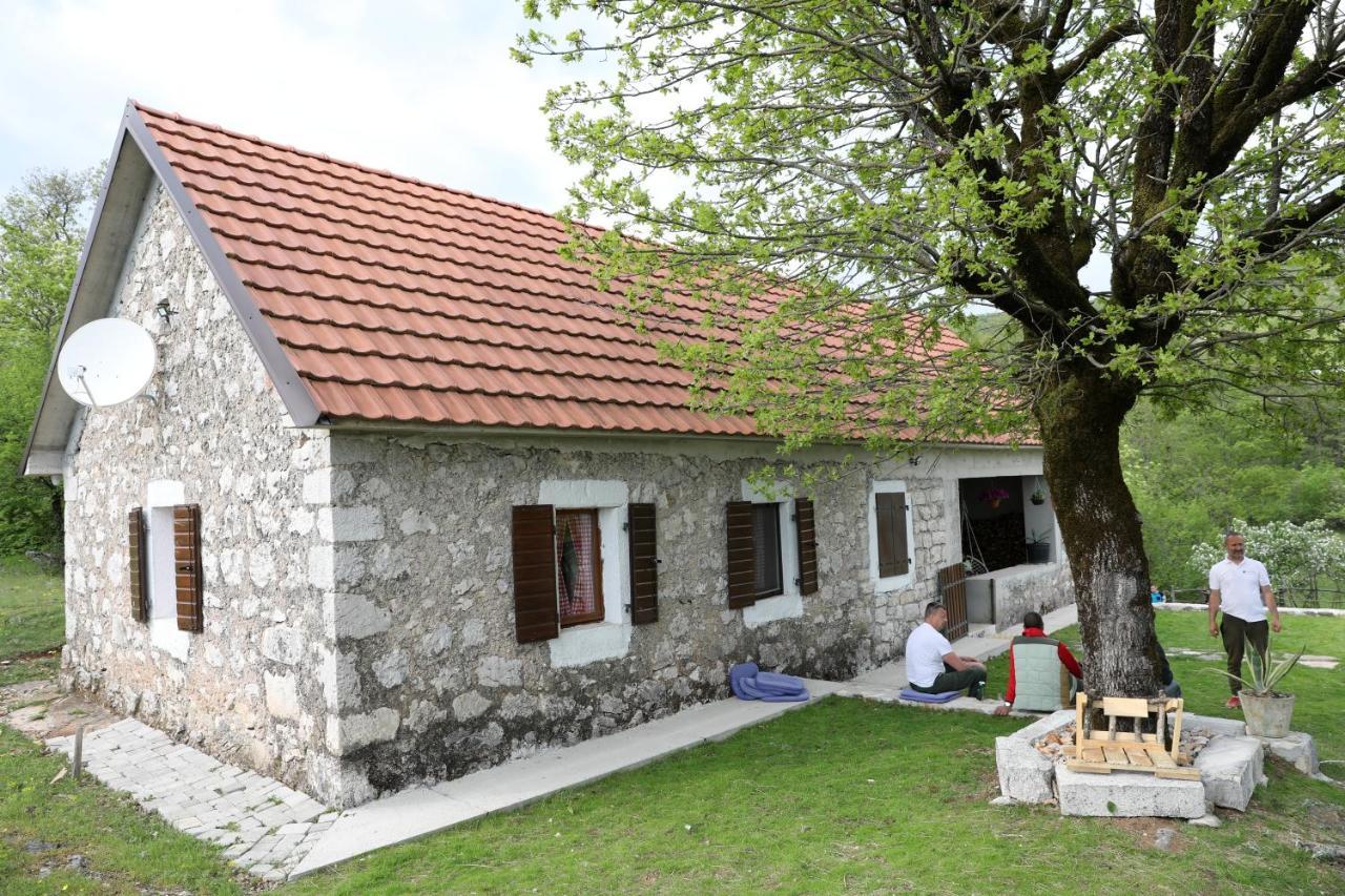 Lake House 'Vilin Konak' Niksic Exterior photo
